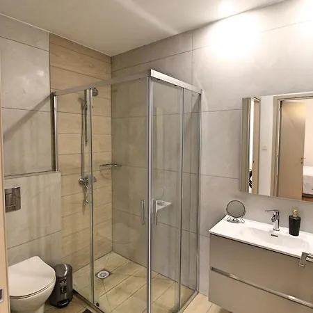 Apartmán Modern & Stylish Pool 5 Min To & Mymall