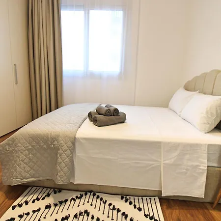 Modern & Stylish Pool 5 Min To & Mymall Apartmán *