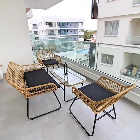 Apartment Modern & Stylish Pool 5 Min To & Mymall *