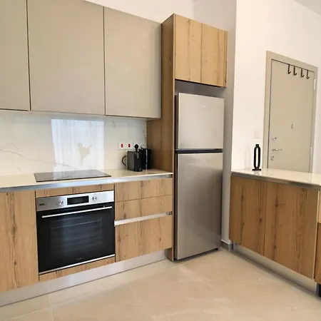 Apartment Modern & Stylish Pool 5 Min To & Mymall Limassol