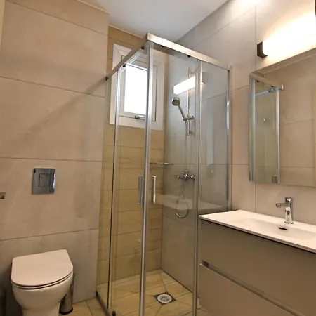 Apartment Modern & Stylish Pool 5 Min To & Mymall